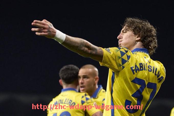 问鼎娱乐官网-世俱杯历史最受欢迎球队评选结果与原因分析